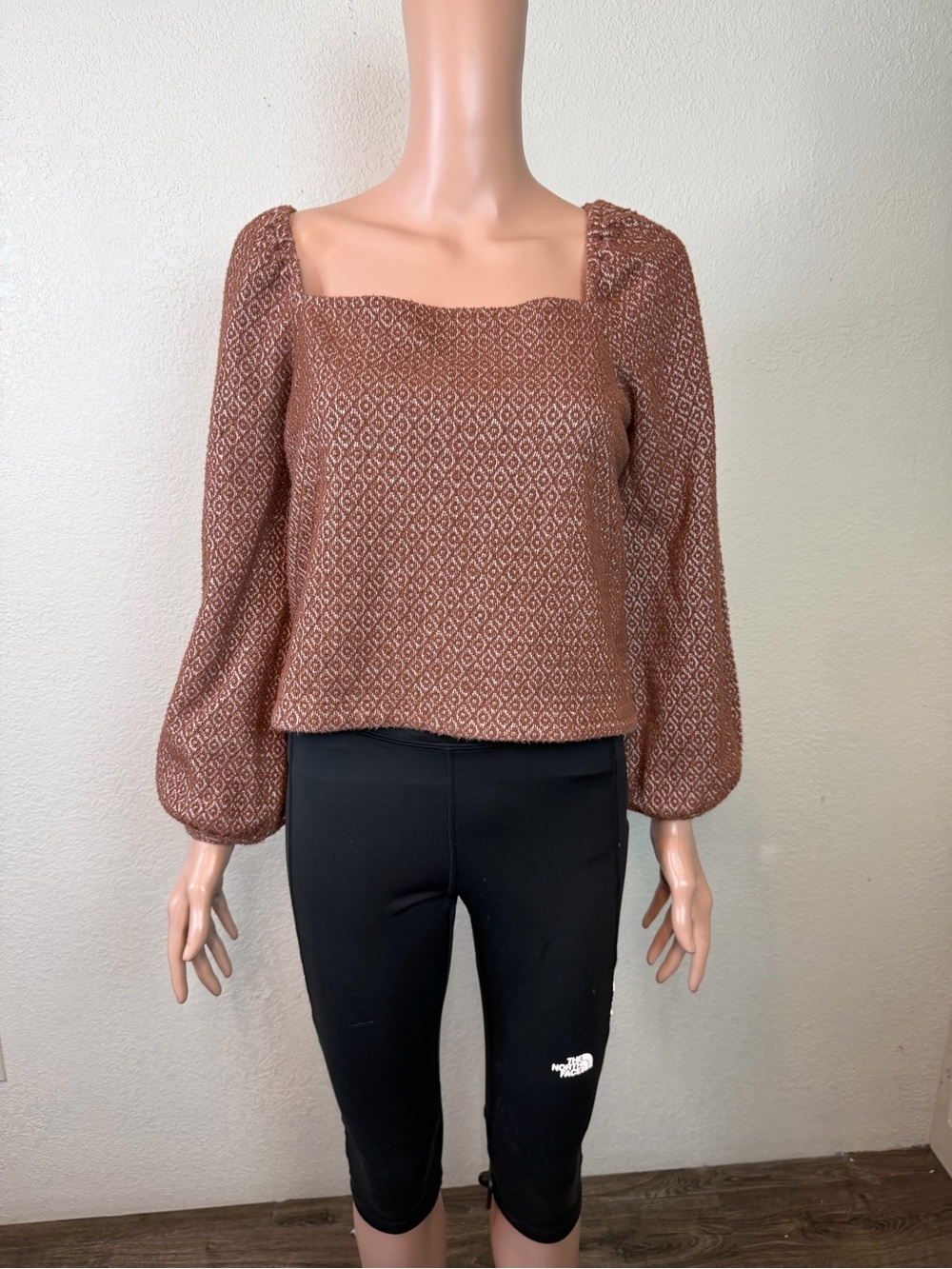 Madewell Jacquard Puff-Sleeve Crop Top in Dark Merlot sz Medium Knit Square-Neck - Picture 2 of 12